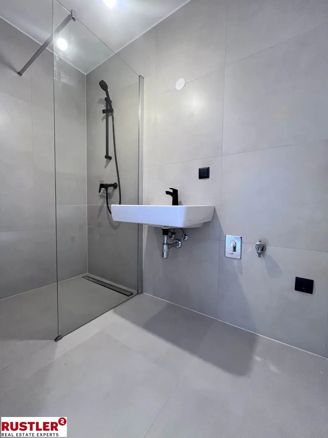 Eiinzigartige Dachgeschoss-Maisonette mit 3 Terrassen & Fernblick | ERSTBEZUG am Reinlpark