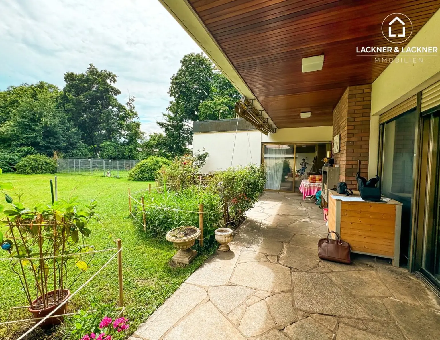 TOP Villa mit großem Grund - LKH Villengegend und Nähe der Klagenfurter Innenstadt
