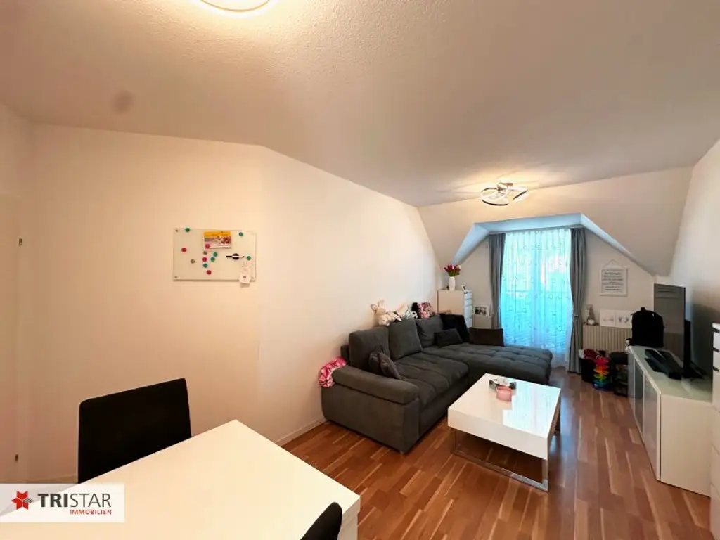 NEU I Charmante 3 Zimmer Wohnung mit 2 Balkonen in Top Lage von Himberg