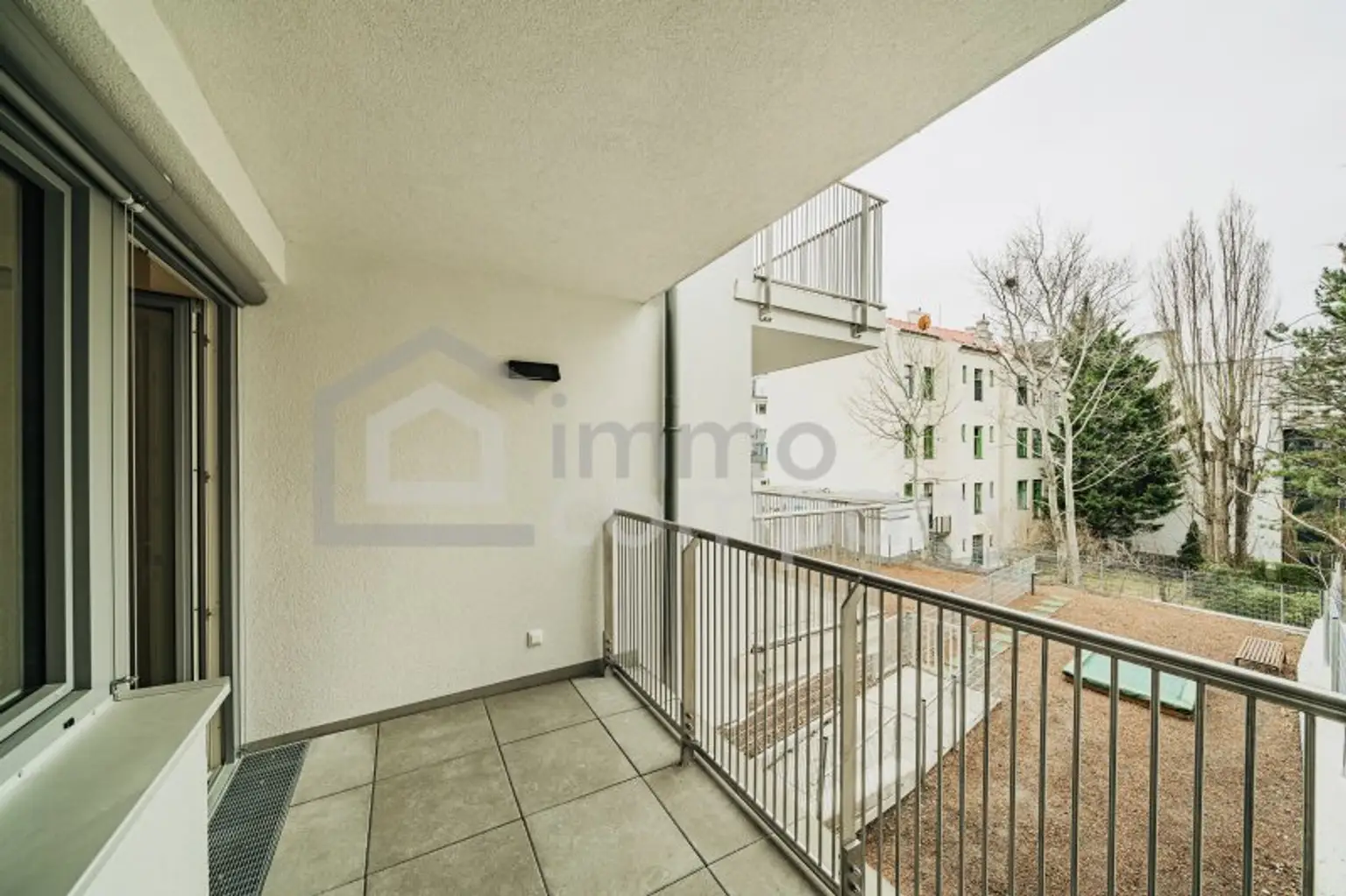 Grossartige 3-Zimmer-Wohnung mit Loggia + Tiefgaragenplatz! 14. Bezirk. U4