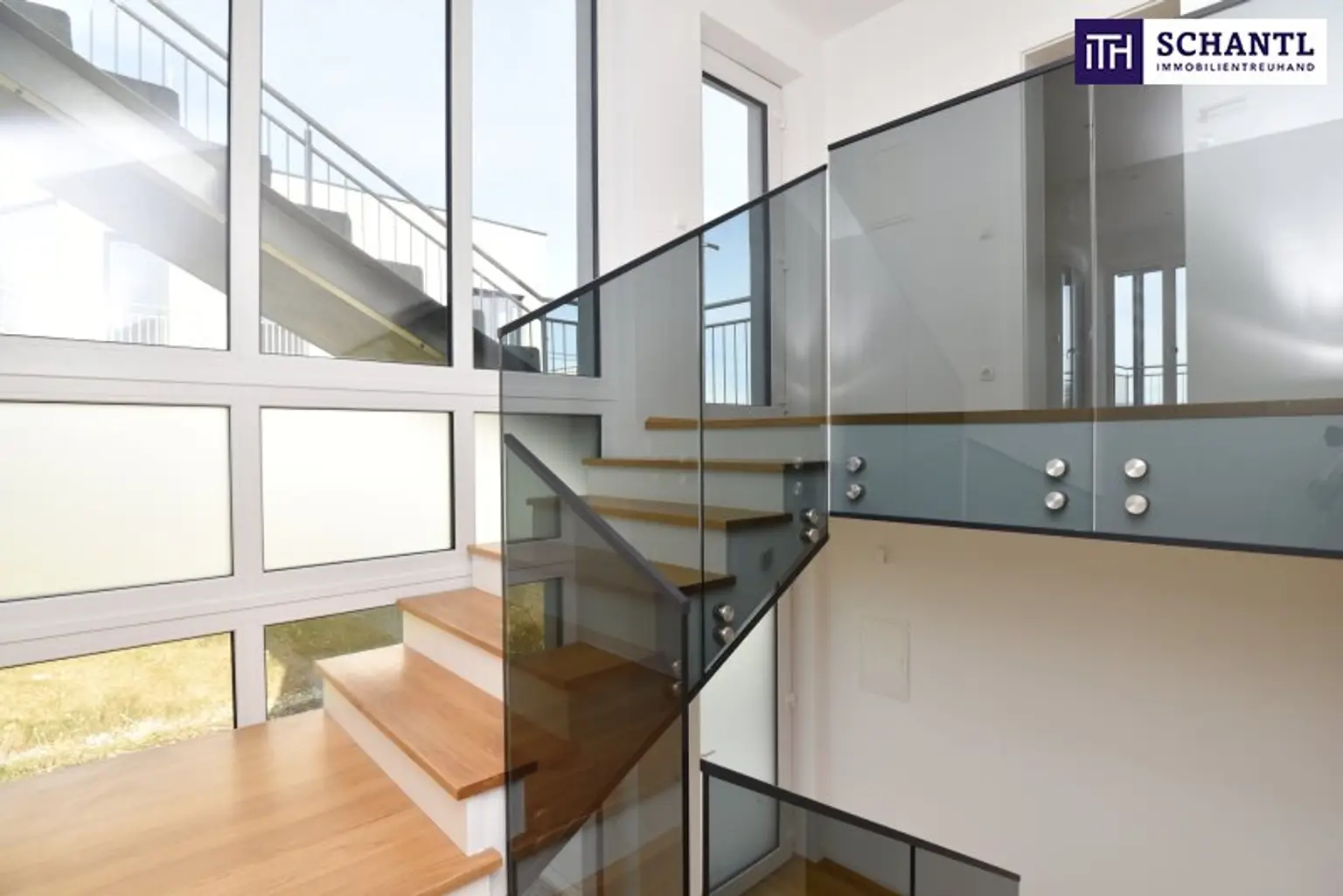 Exklusives Einfamilienhaus mit Panoramaterrasse in der steirischen Weingegend – Ein Wohnjuwel für höchste Ansprüche!