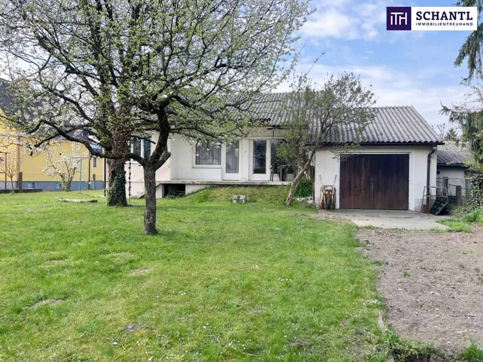 PLATZ zum WACHSEN – sanierungsbedürftiges Haus mit großem Garten und traumhaften Bäumen in Graz Liebenau! Bungalow mit Ausbaureserve!