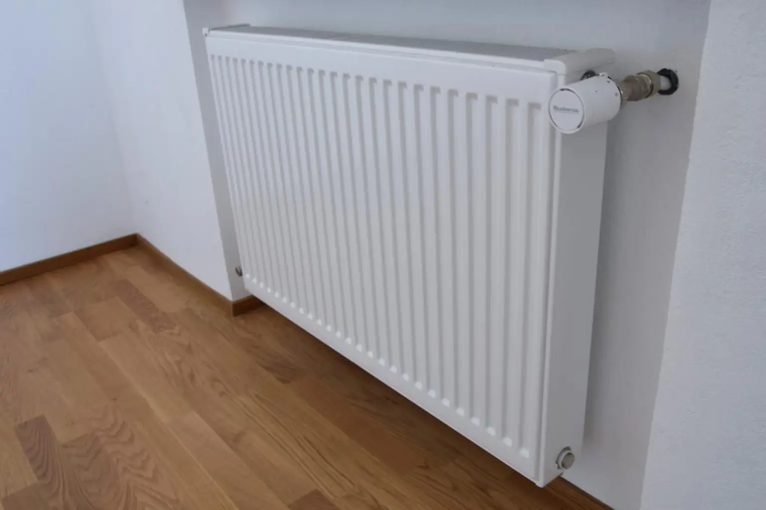 Heizkörper mit Thermostatventilen