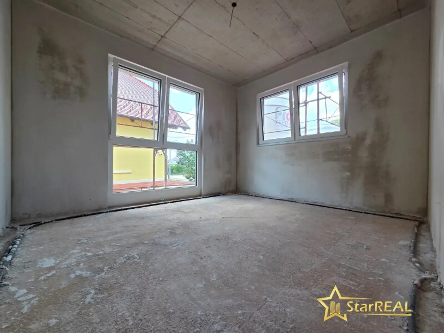 Zimmer baugleiches Nebenhaus