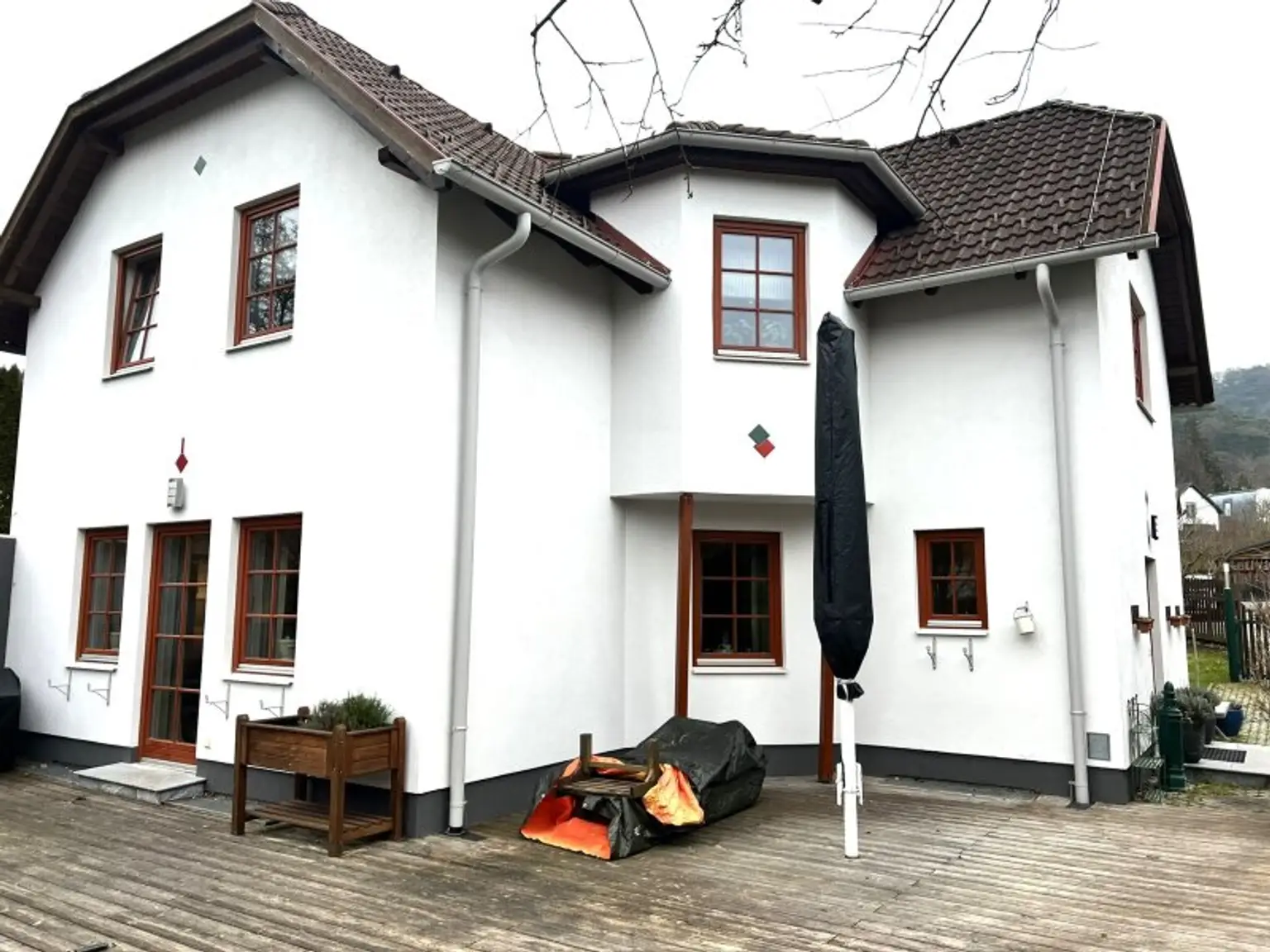 (!) Familienhit mit Charme - gut geschnittene Doppelhaushälfte mit Garten & Pool in Gaaden (!)