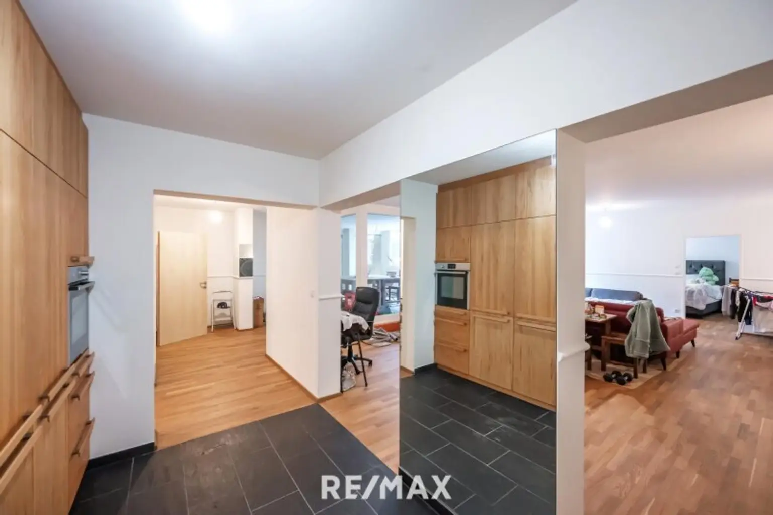 Traumhafte 6 - Zimmer - Wohnung / Büro mit grünem Innenhof in ruhiger sensationeller Lage in Hernals