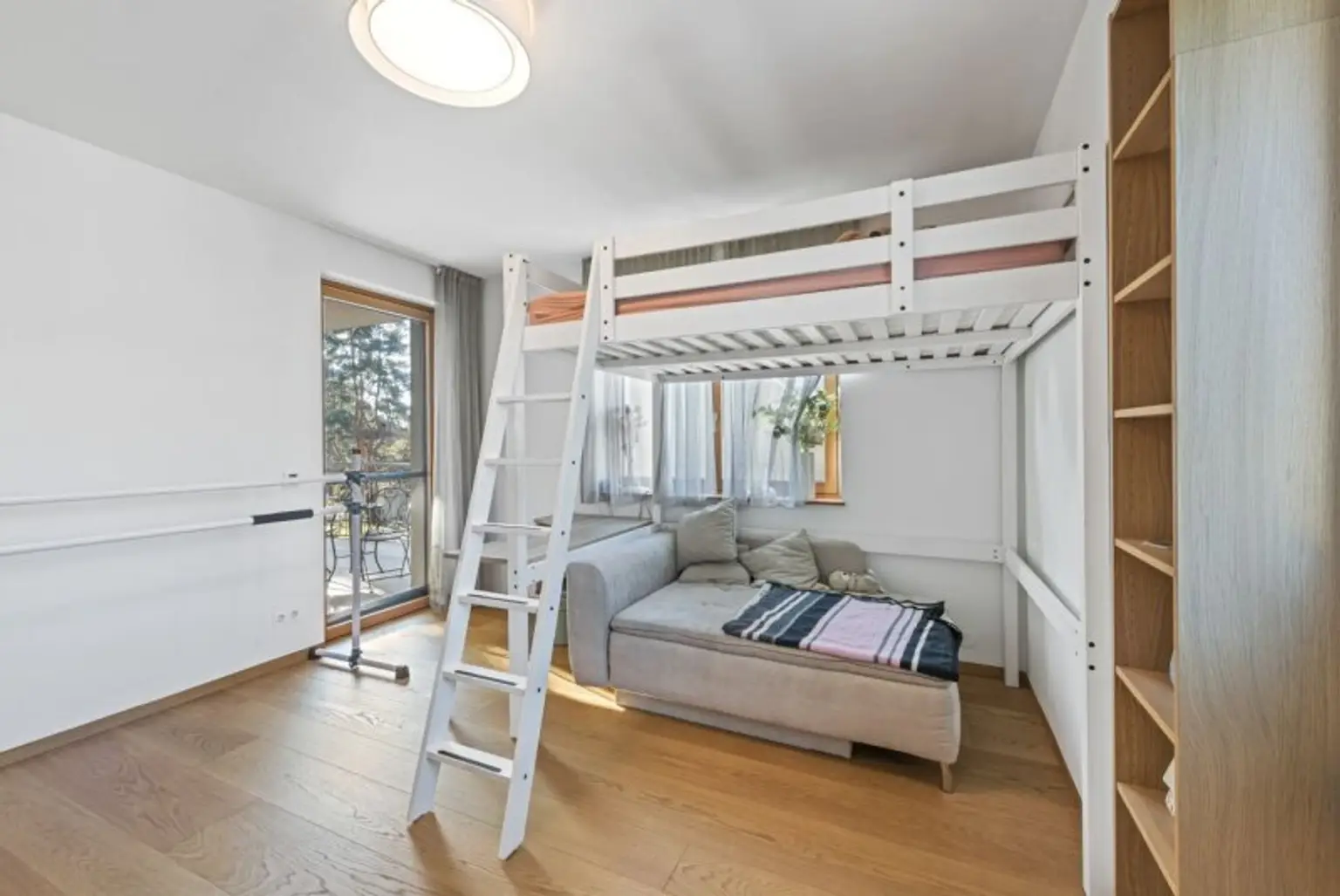 Großzügige High-End-Familienvilla der Extraklasse.