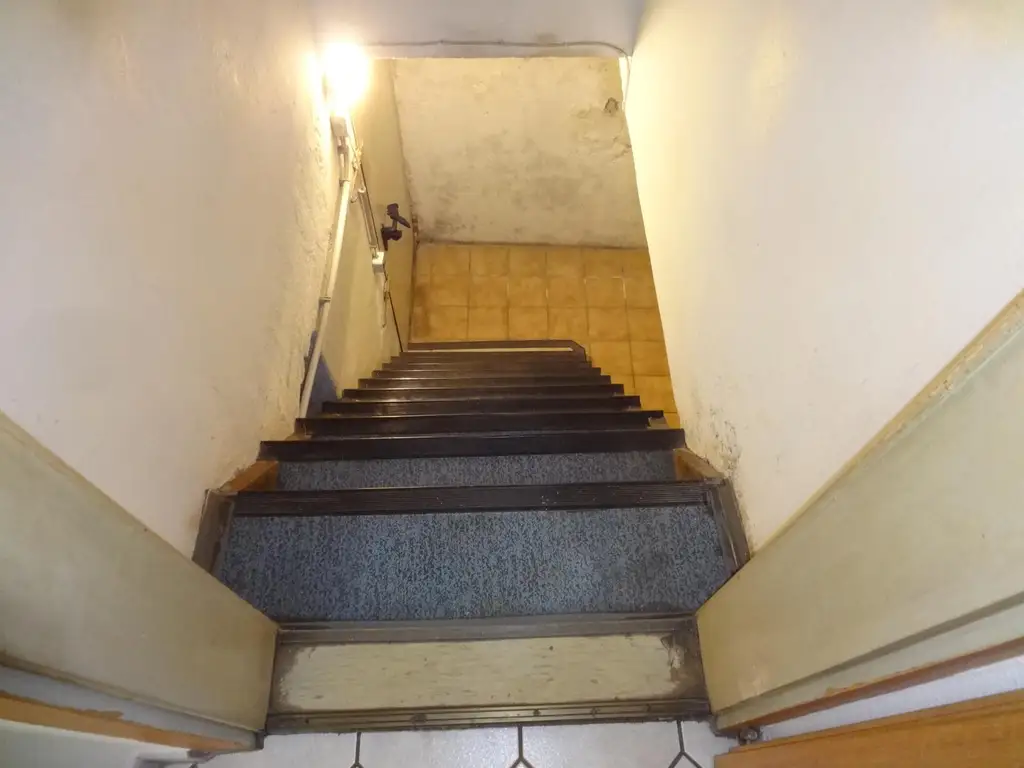 GEDIEGENES HAUS MIT ZWEI WOHNEINHEITEN UND GROSSEM GARTEN!