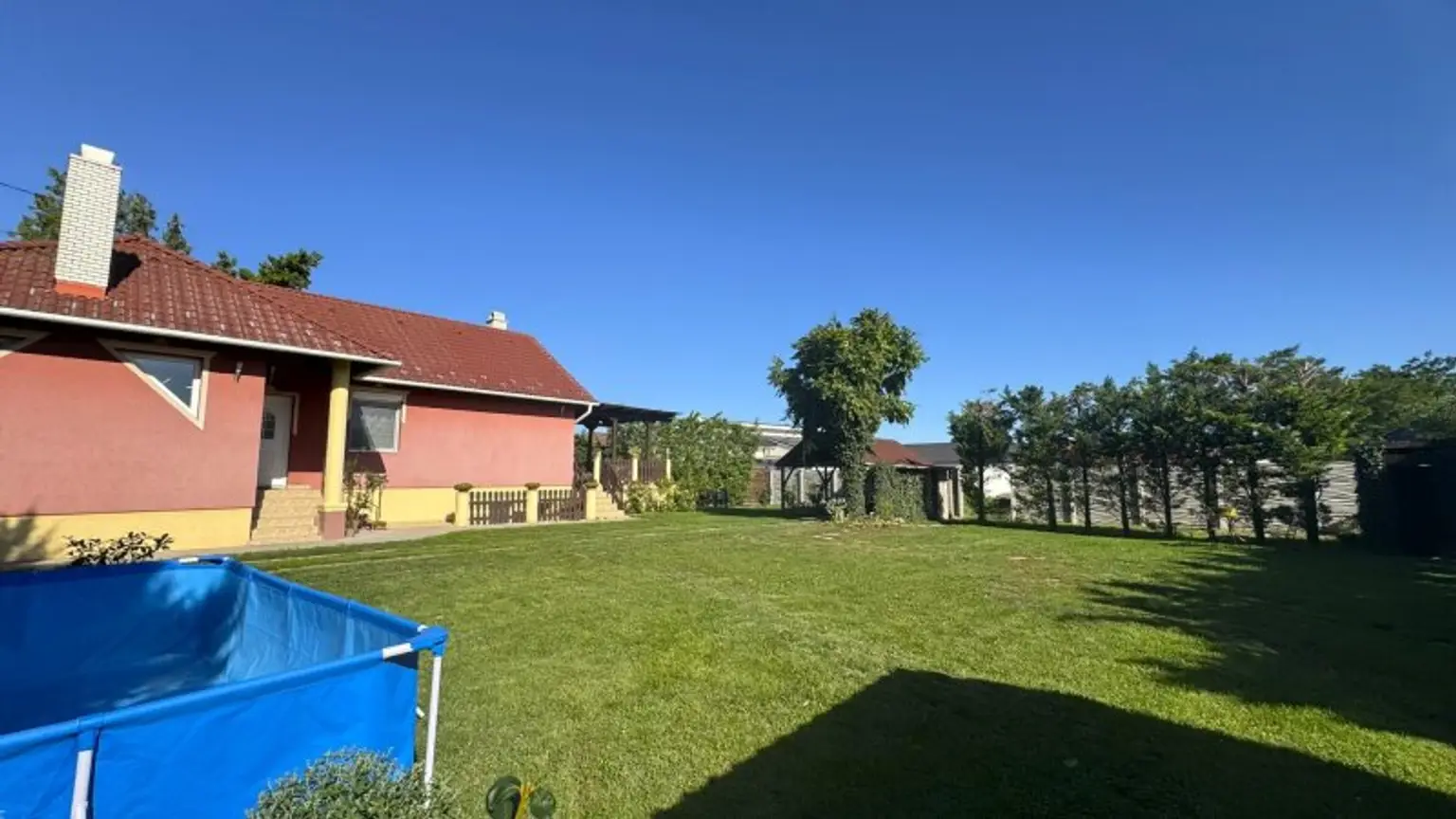 Schnäppchen In UNGARN bei der Österreichischen Grenze! Doppelgrundstück | neue Küche | Pool | Brunnen | niedrige Betriebskosten | großzügiger Garten | 2 Carports