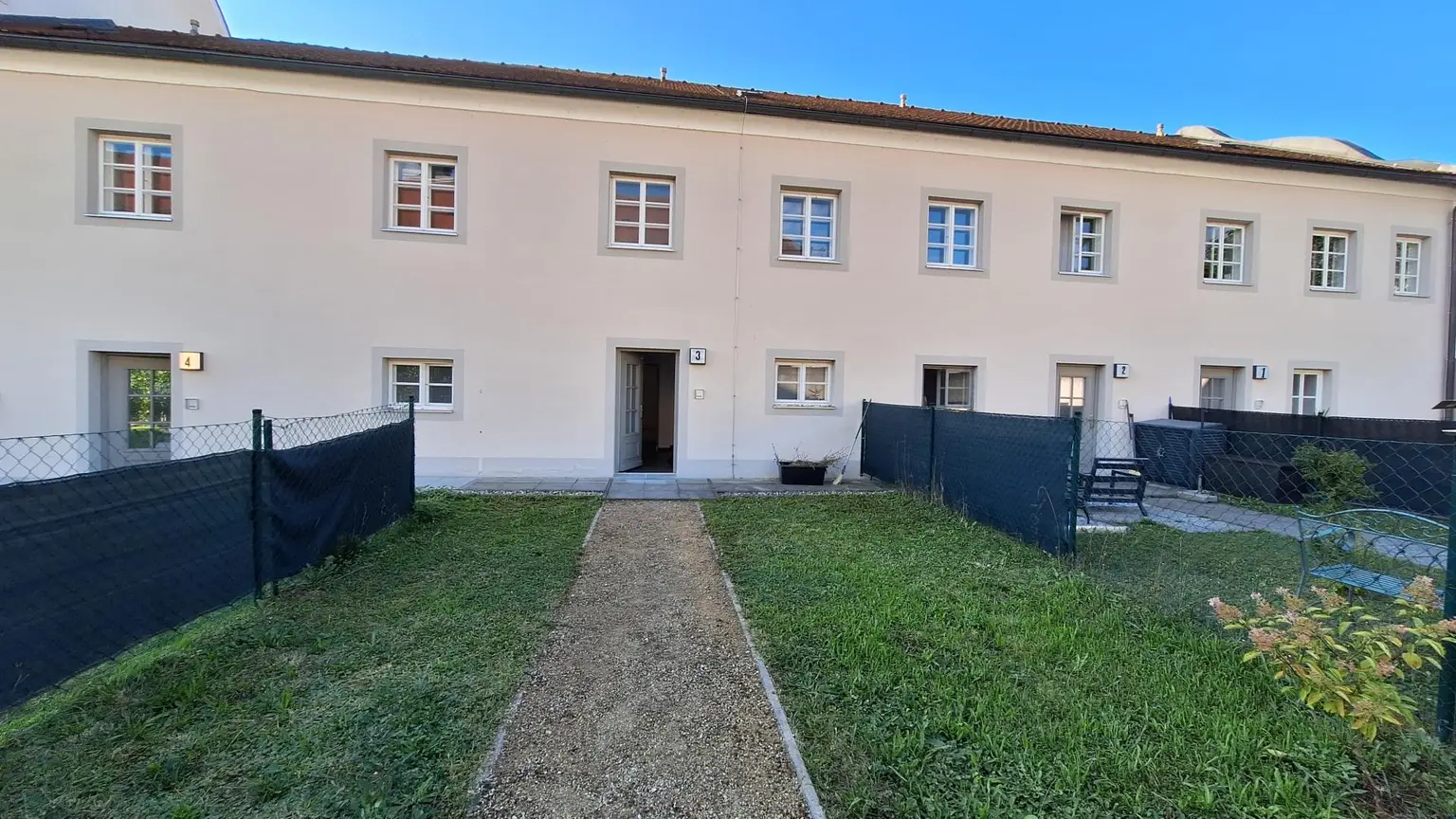 2-Zimmer Wohnung mit Eigengarten im denkmalgeschützen Vorderhaus Stift Gleink zu vermieten