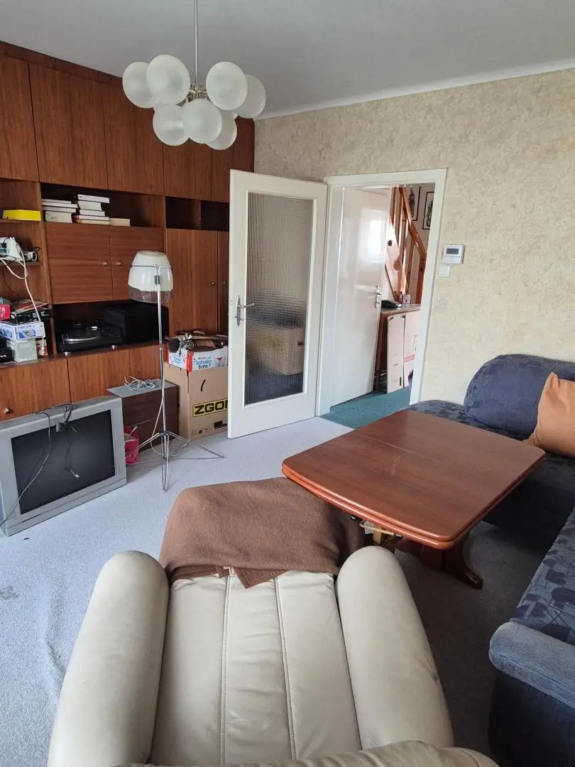 Renovierungsbedürftiges Mittelreihenhaus