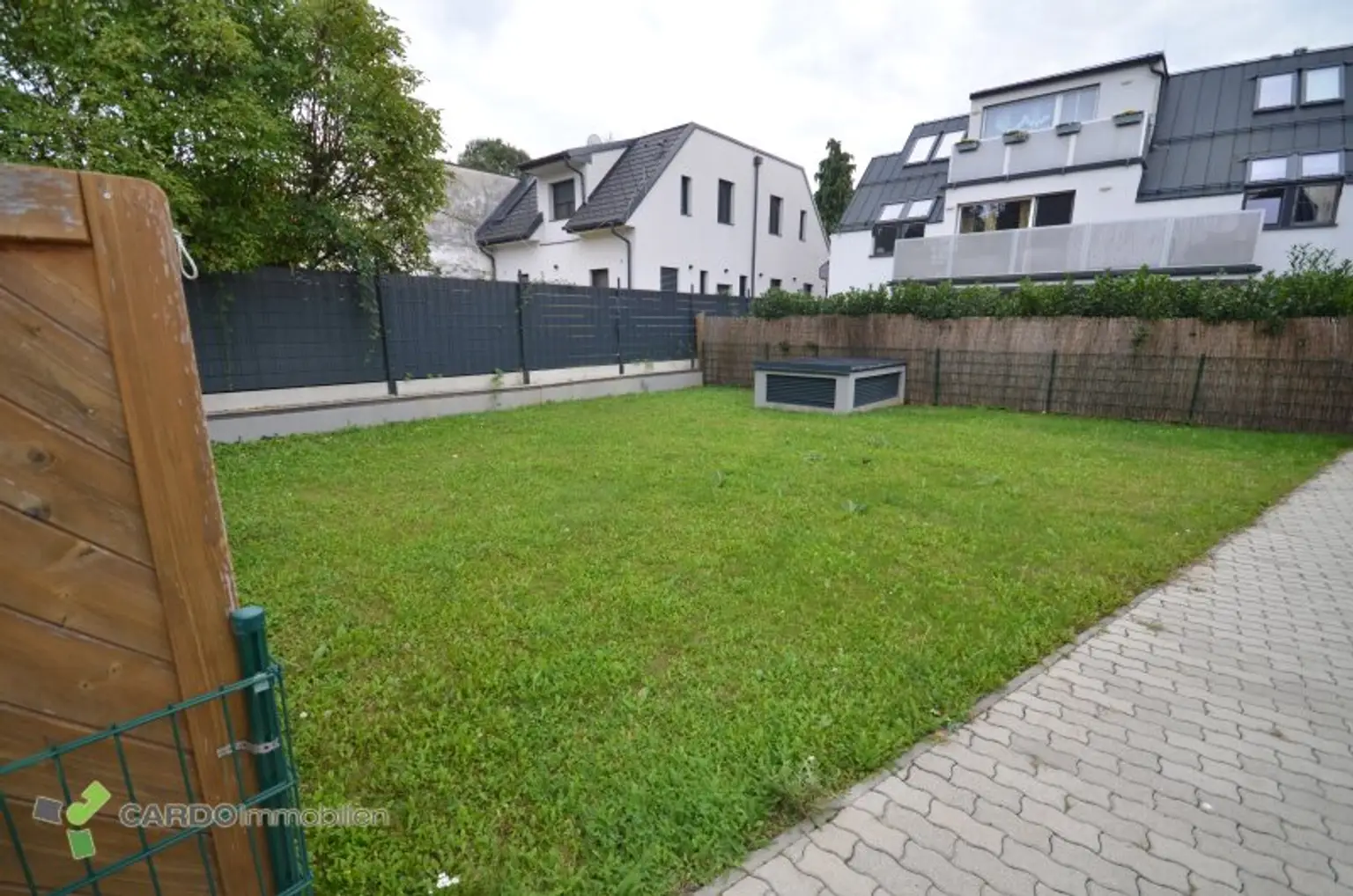 NEUE PREIS!!! Exklusives Apartment mit eigene Garten in Ruhelage – ca. 76 m² Wohnfläche, Garage optional