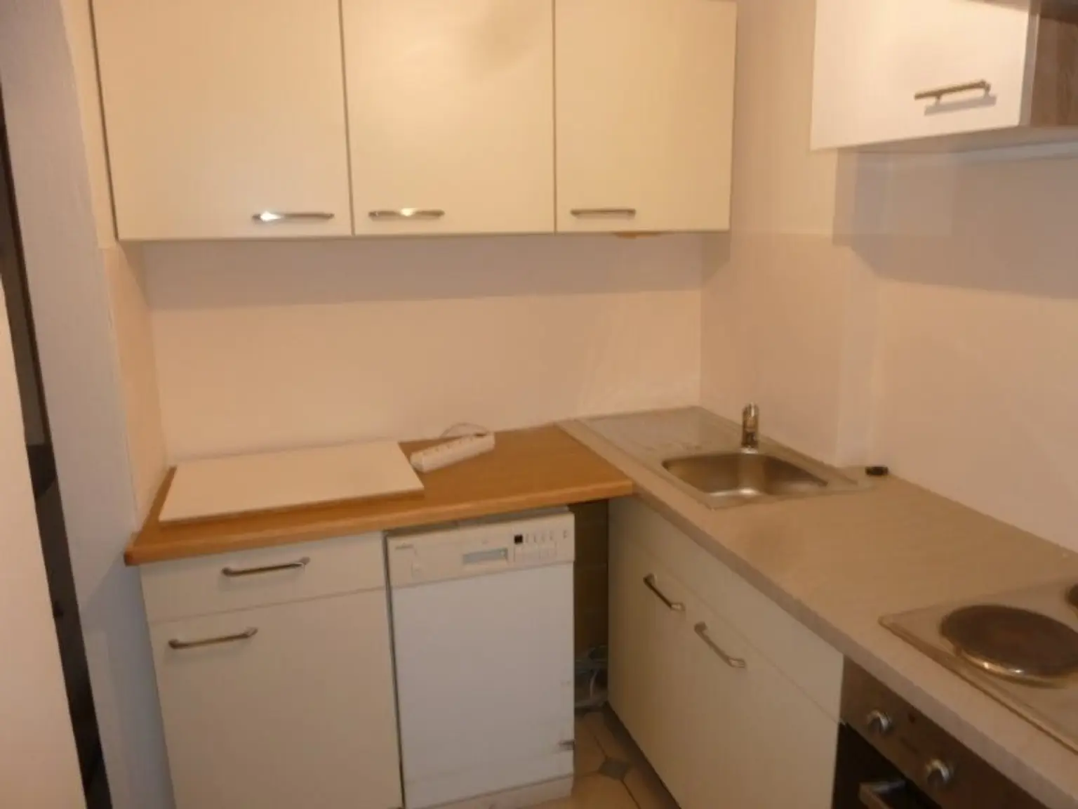 "GRÖDIG - 2 Zimmer Wohnung mit Balkon und PKW-Stellplatz"