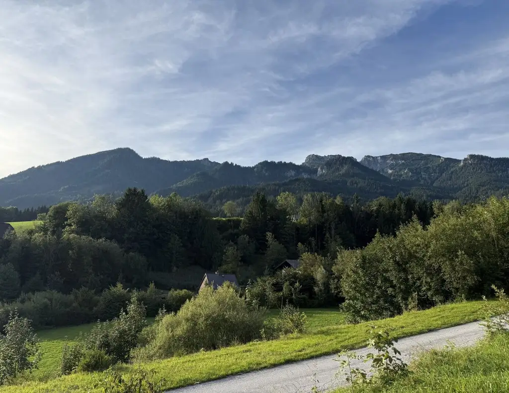 Baugrundstück mit herrlichem Bergpanorama!