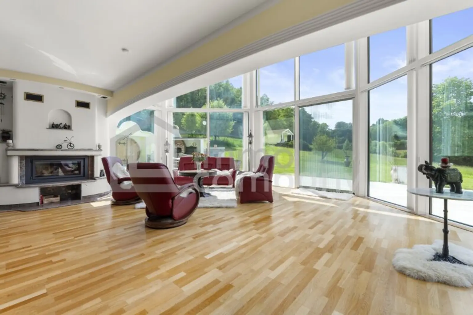 Modernes Wohnparadies in Alleinlage mit Gästehaus, Halle, Weinkeller & mehr – ca. 62.000 m² Grundstück - davon ca. 10.000 m² Bauland!!