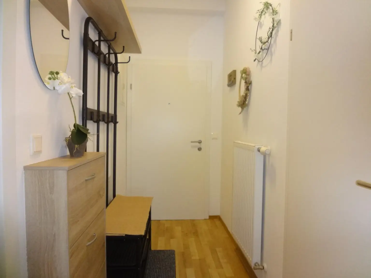 MIETE - TOLLE, MODERNE ZWEIZIMMERWOHNUNG MIT LOGGIA!