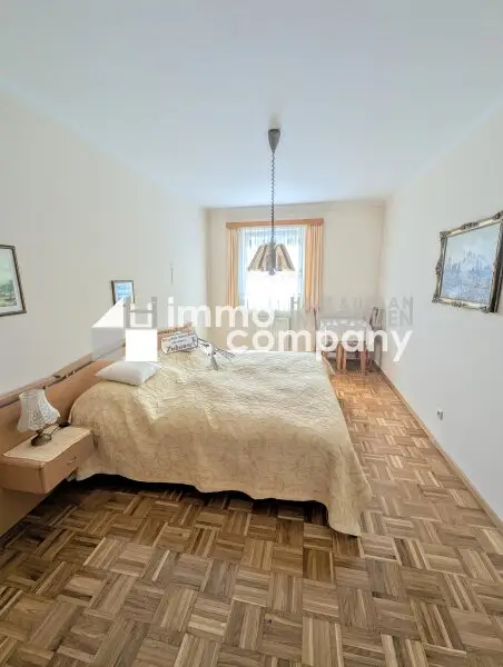 Wohnen am Mattsee: Stilvolle 4-Zimmer-Wohnung mit Balkon und Tiefgarage!