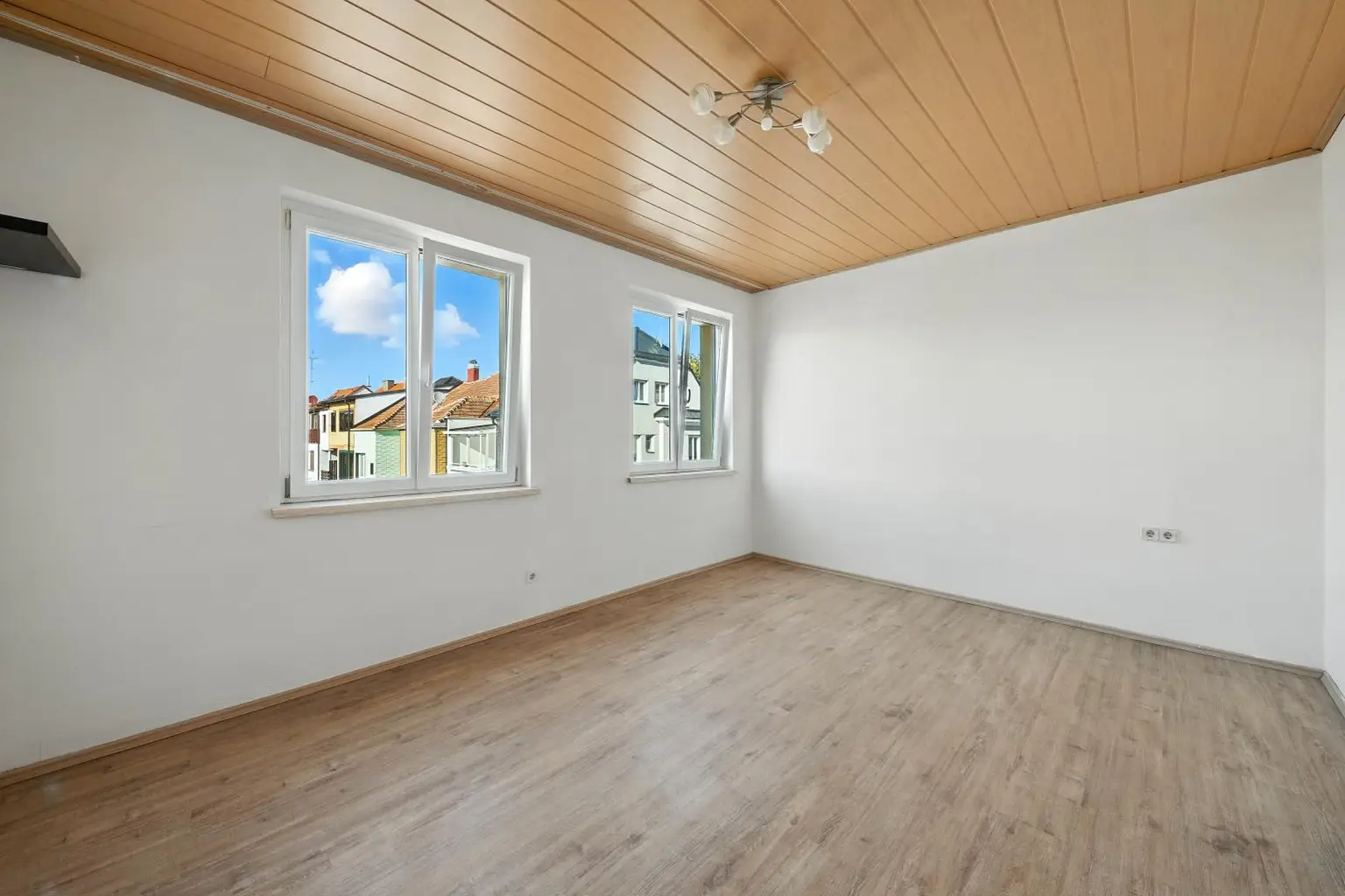 Zentrale 3-Zimmer-Wohnung mit sonnigem Flair in Hollabrunn!