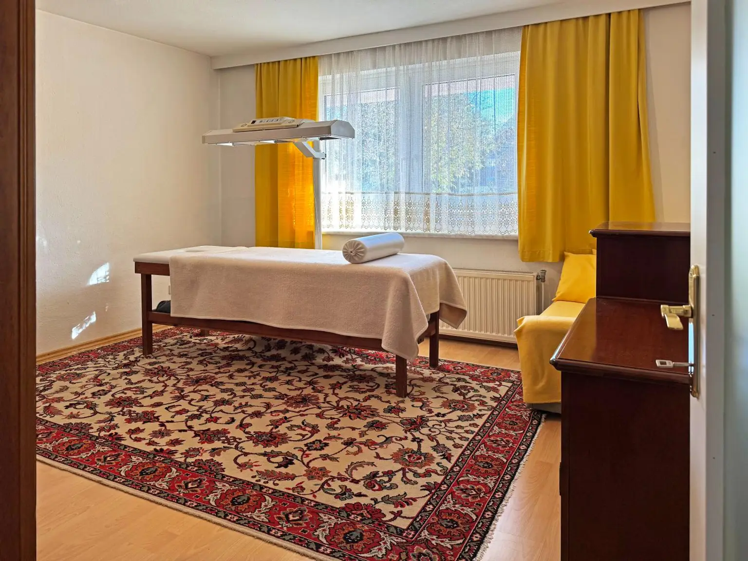 "Coole Liegenschaft - überdachtes Pool inklusive!"