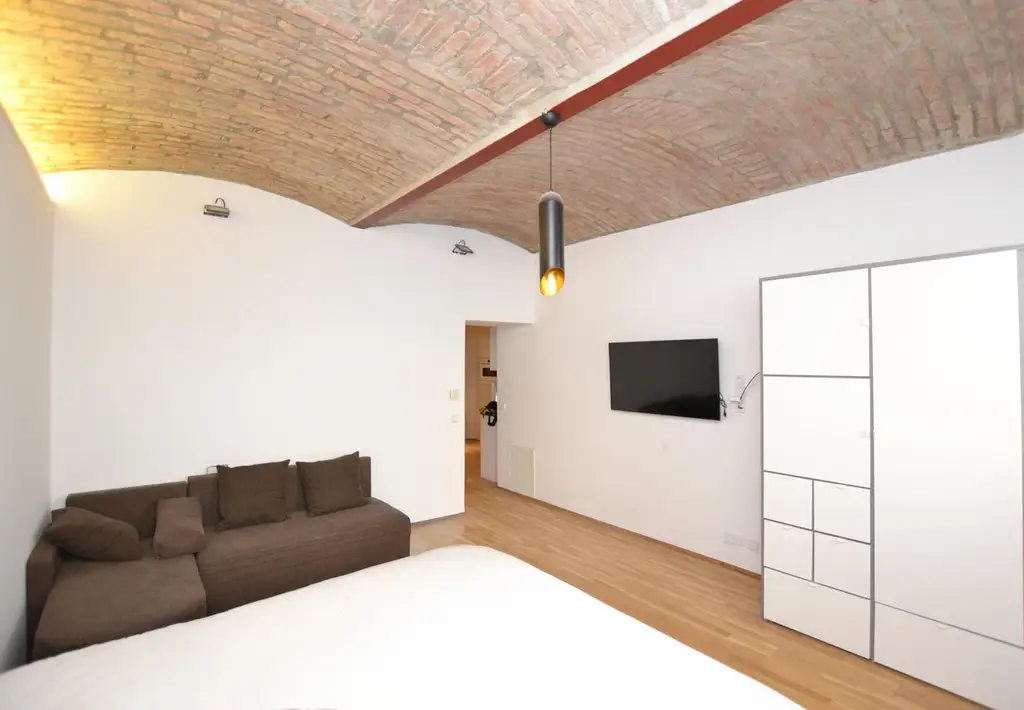 Seltene Gelegenheit - charmanter Altbau: Zwei Wohneinheiten im Herzen von Penzing