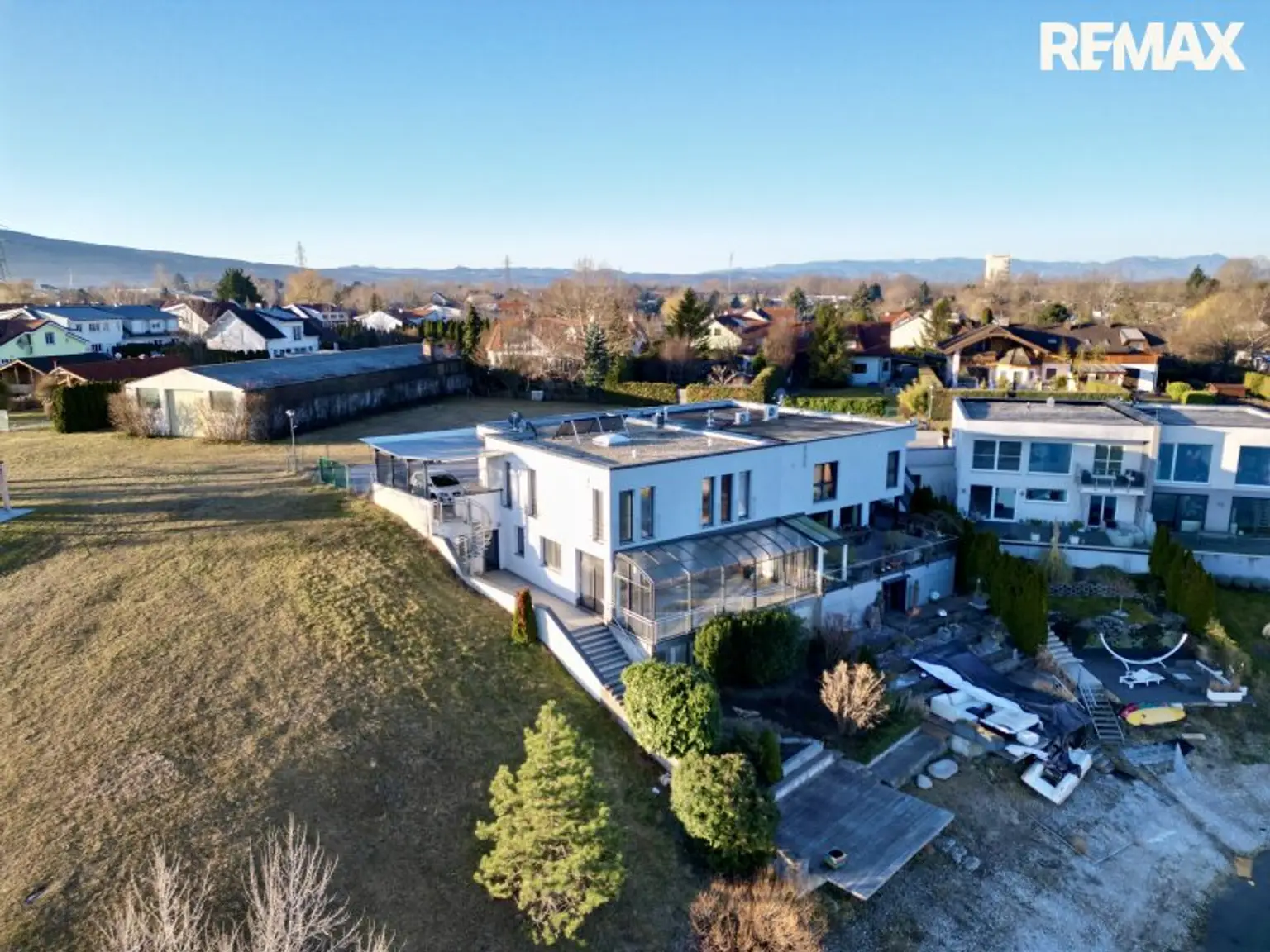 Wohnen am Wasser - ca. 189 m² Wohnfläche & direkter Seezugang auf Pachtgrund!