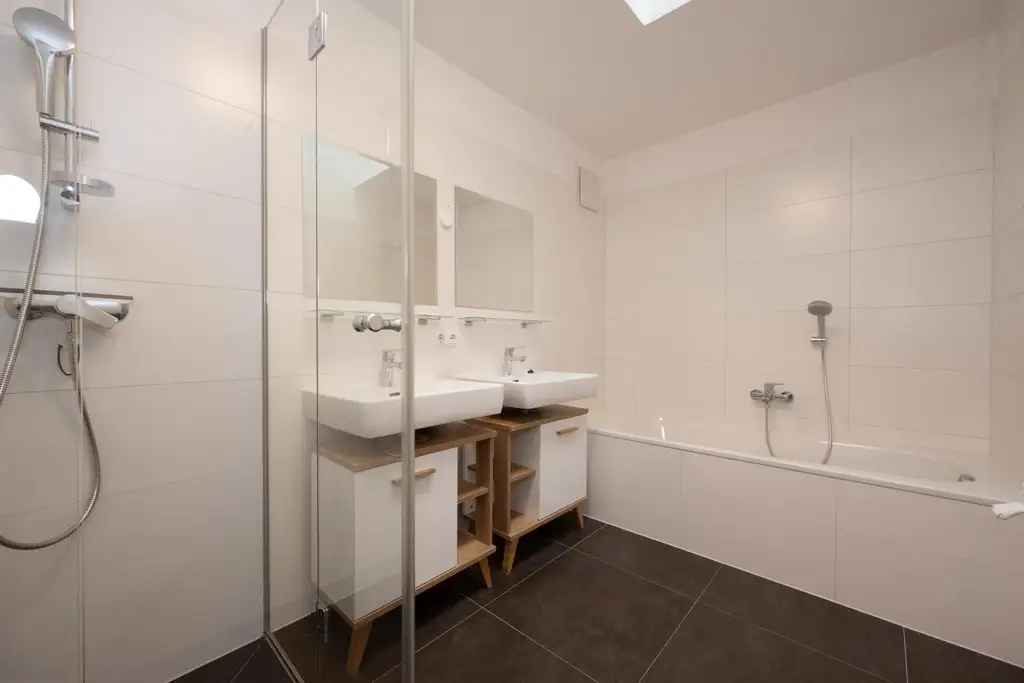 TRADITION TRIFFT MODERNE – EINZIGARTIGES WOHNJUWEL – ZENTRUM VON STEYR! Exklusives Wohnen über zwei Etagen mit traumhafter Dachterrasse!
