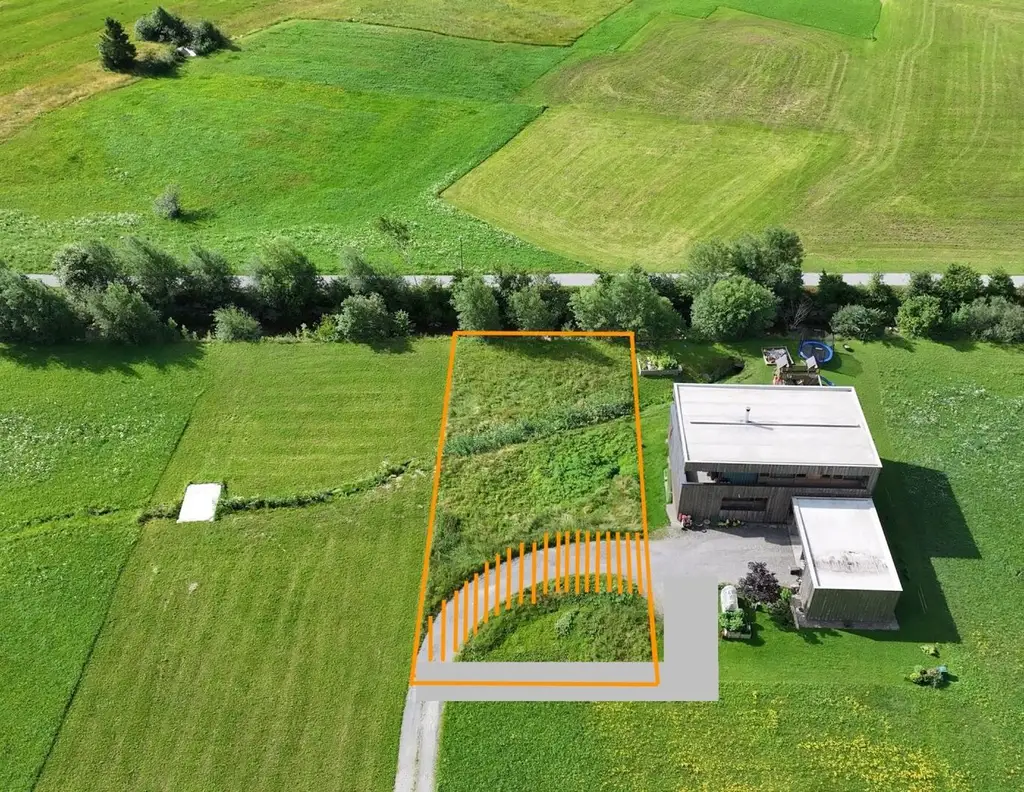 Reuthe: Naturidylle - Ruhiges Grundstück am Bach