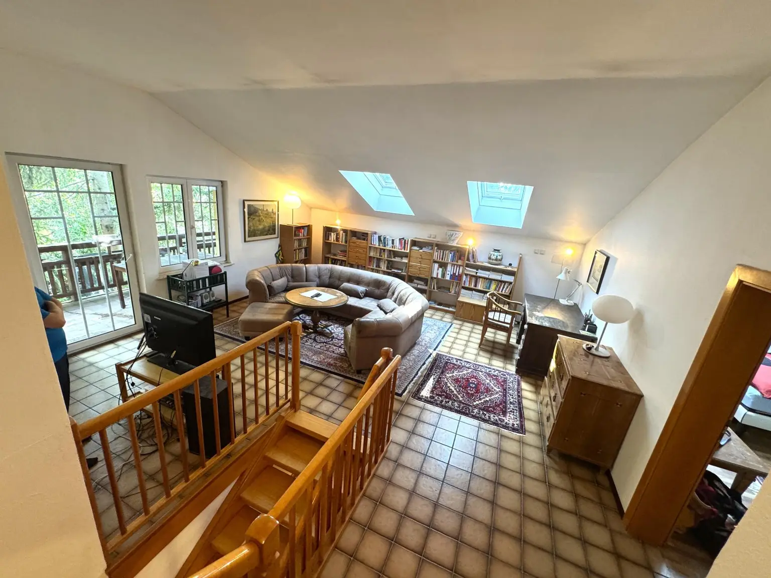 Großzügiges Einfamilienhaus mit Pool, Wintergarten und Doppelgarage mitten im Grünen!