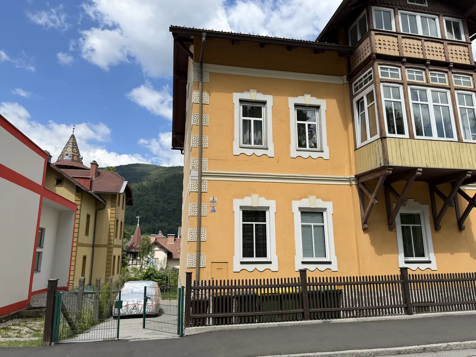 Attraktives Zinshaus mit 4 Wohneinheiten zu verkaufen!