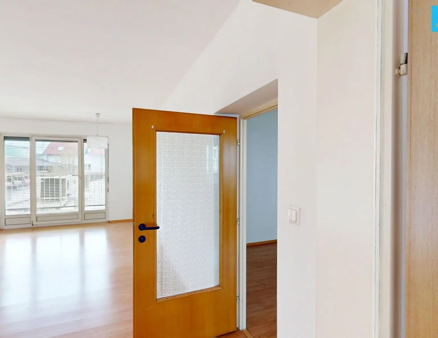Helle Wohnung mit Wintergarten - gemütliches Wohnen in Toplage