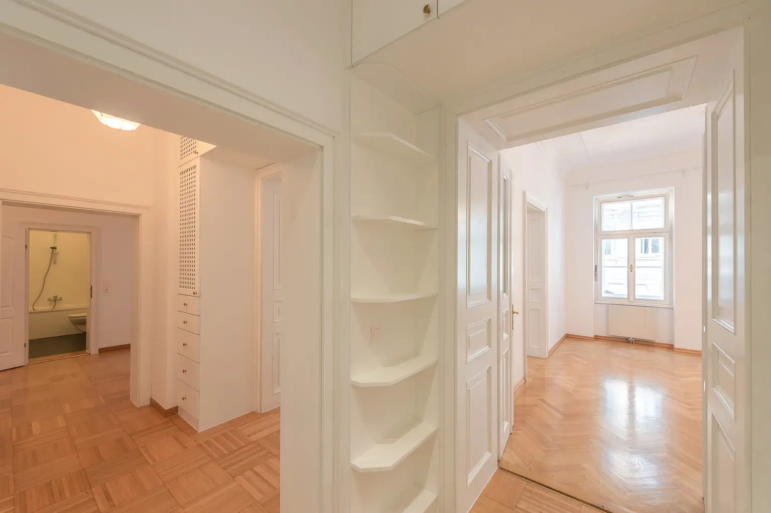 Vorraum Blick ins Wohnzimmer