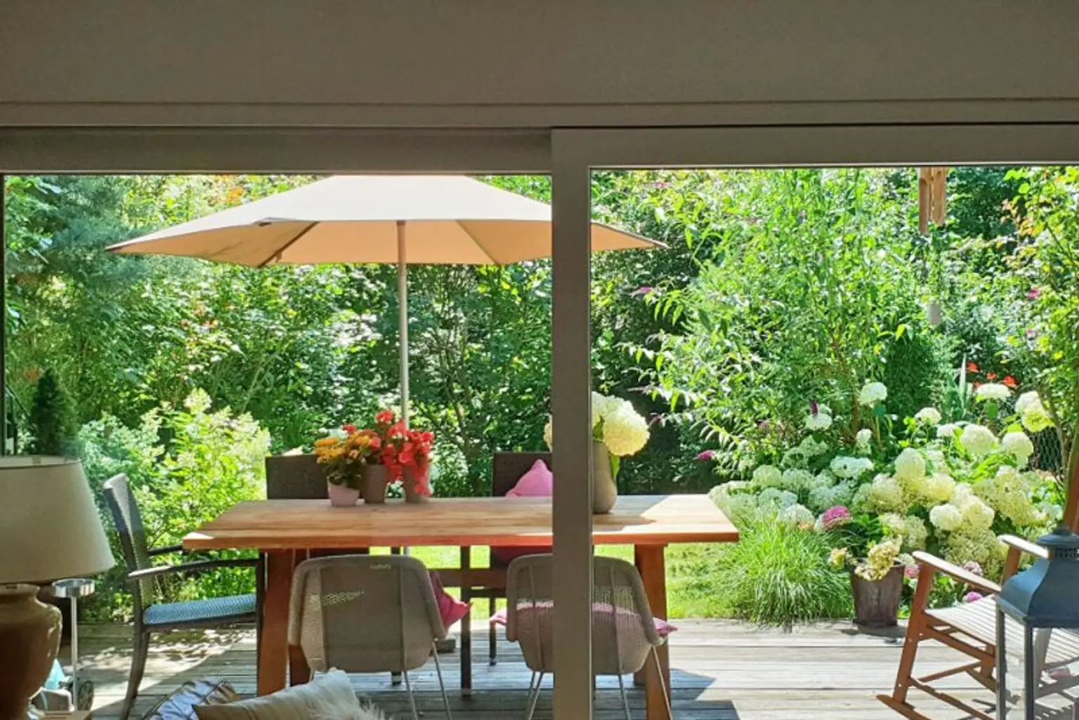 Blick zur Gartenterrasse