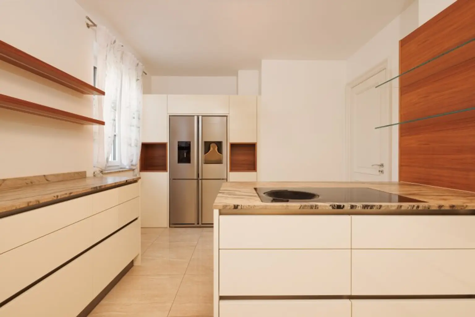 LUXUS VILLA mit Innenpool und Weinkeller im Golfclub Fontana