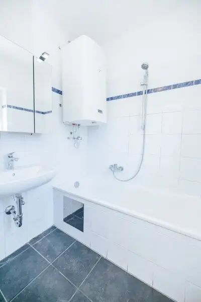 HIGHLIGHT I OBERSTE ETAGE MIT LIFT I MODERNISIERT I KOMFORT-DUSCHE I DESIGN-KÜCHE INKLUSIVE I ZENTRAL & BAHNHOFNAH I HAUSTIER-TAUGLICH I MODERNES WOHNGEFÜHL I OPTIMALE RAUMNUTZUNG I PROJEKT WOHNEN