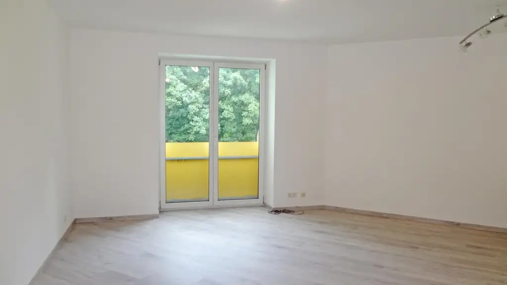 Einzimmerwohnung mit  Küche und Tiefgarage - Welser Straße 9!!!