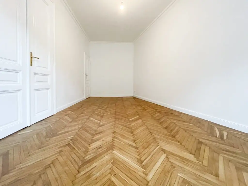 ALTBAU-TRAUM IN WÄHRING – 2,5 ZIMMER • LIFT KOMMT! • TOP LAGE HOFSTATTGASSE