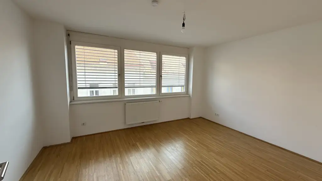 OPEN HOUSE 28.7. 15:50-16:10 UHR! Anfragen nur per Mail, keine Anrufe!