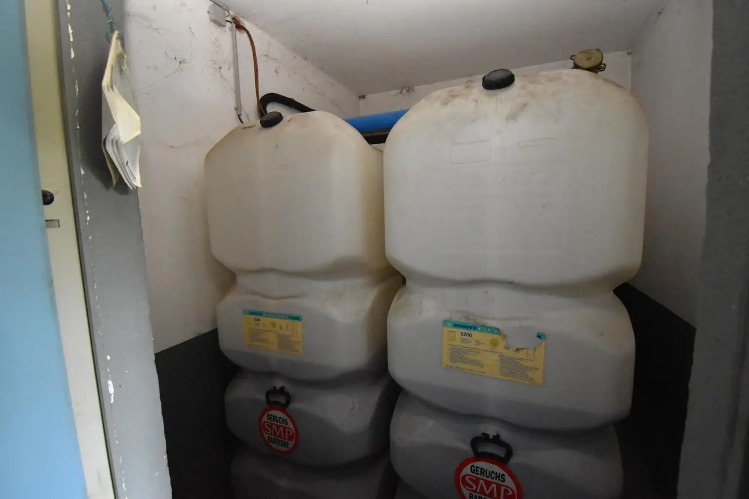 Wohnhaus mit SANIERUNGSBEDARF