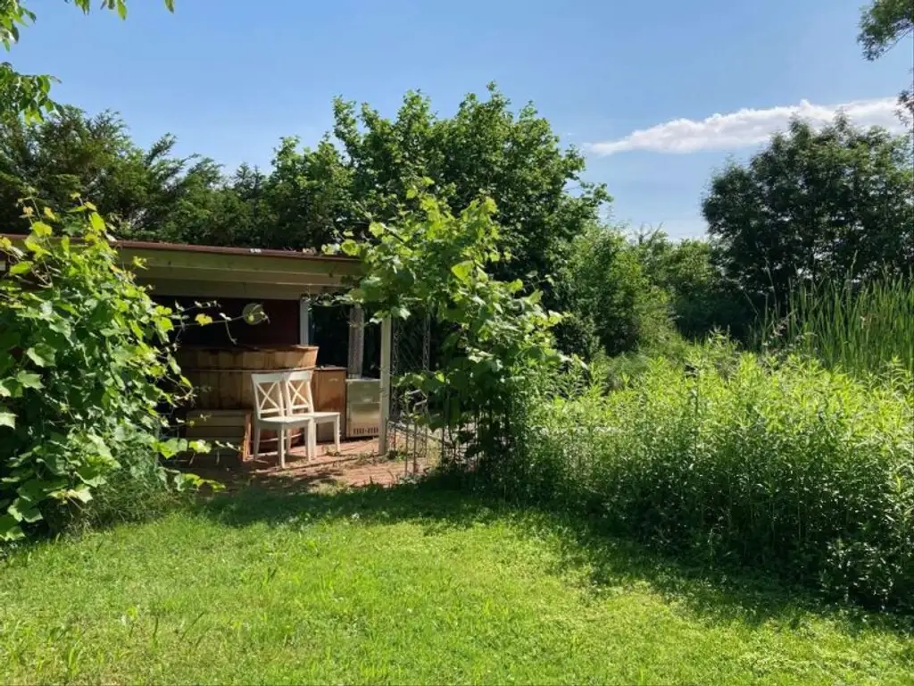 HARMONISCHE PRACHTLIEGENSCHAFT MIT SCHWIMMTEICH