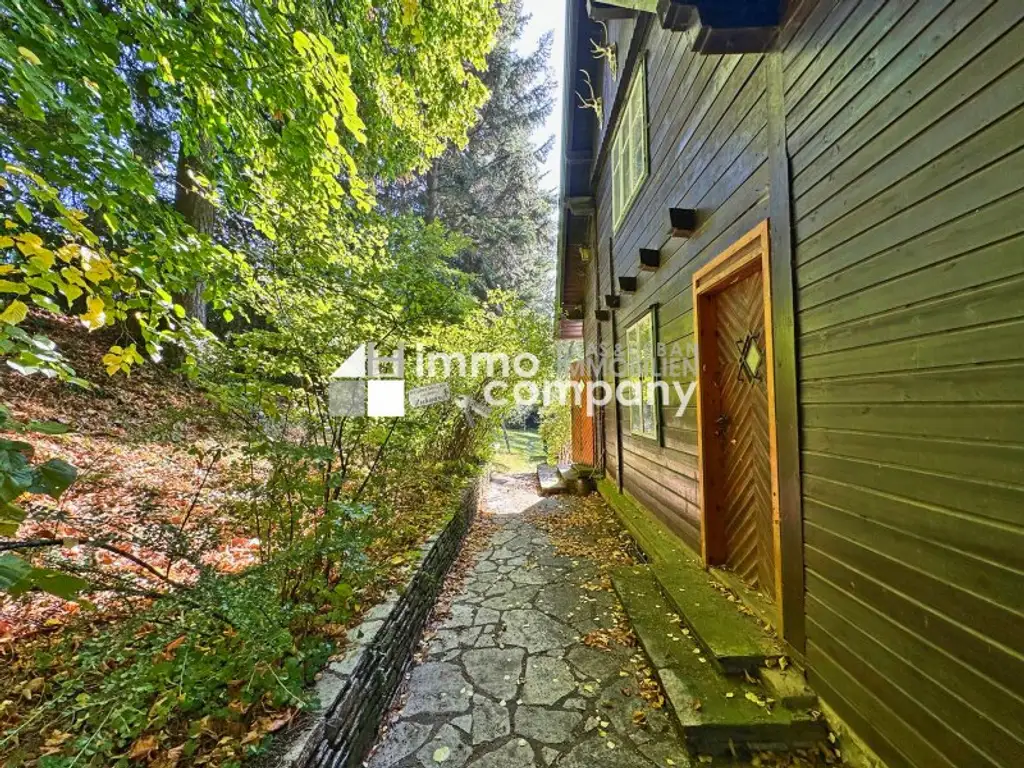 Renovierungsbedürftiges Landhaus mit Pool , Grundfläche 1.594 m² Renovierung und Schönheitsreparaturen sind erforderlich, dennoch sofort beziehbar!
