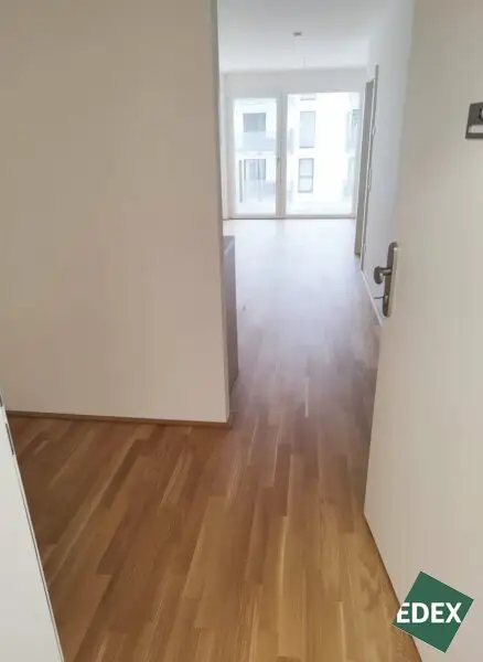 Perfekt für Singles & Paare: 2-Zimmer-Wohnung mit Balkon nahe U1 Rennbahnweg