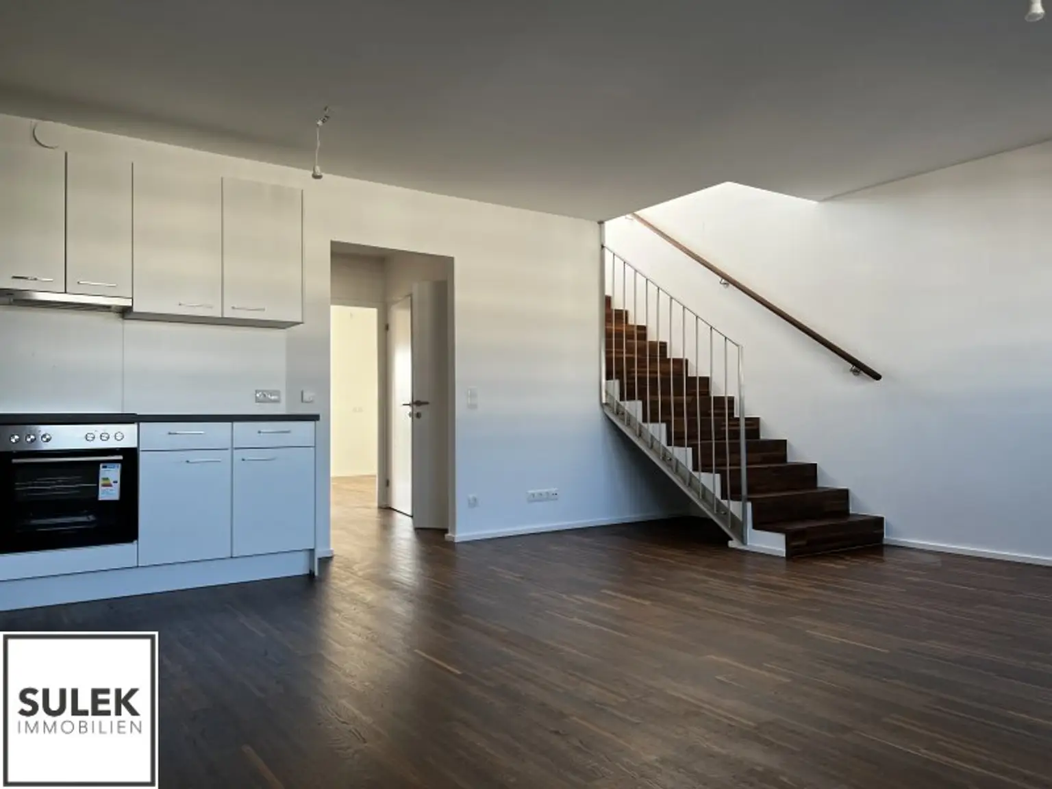 Unbefristet Mieten: Praktische 3,5-Zimmer-Dachgeschoss-Wohnung mit Dachterrasse in Top-Lage - ab 1.10
