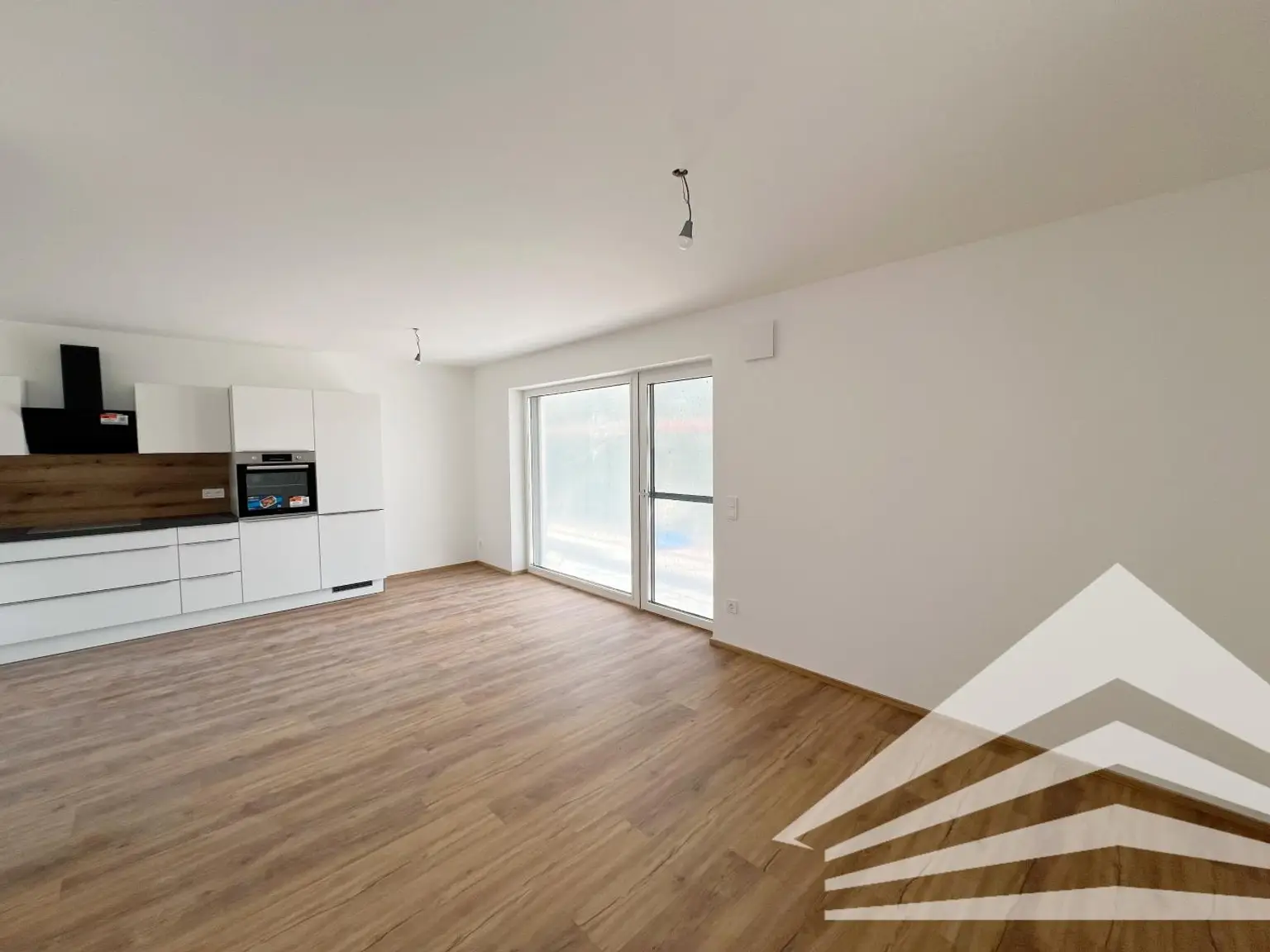 Hochwertig ausgestattete 3-Zimmer Wohnung mit großem Balkon in Puchenau!