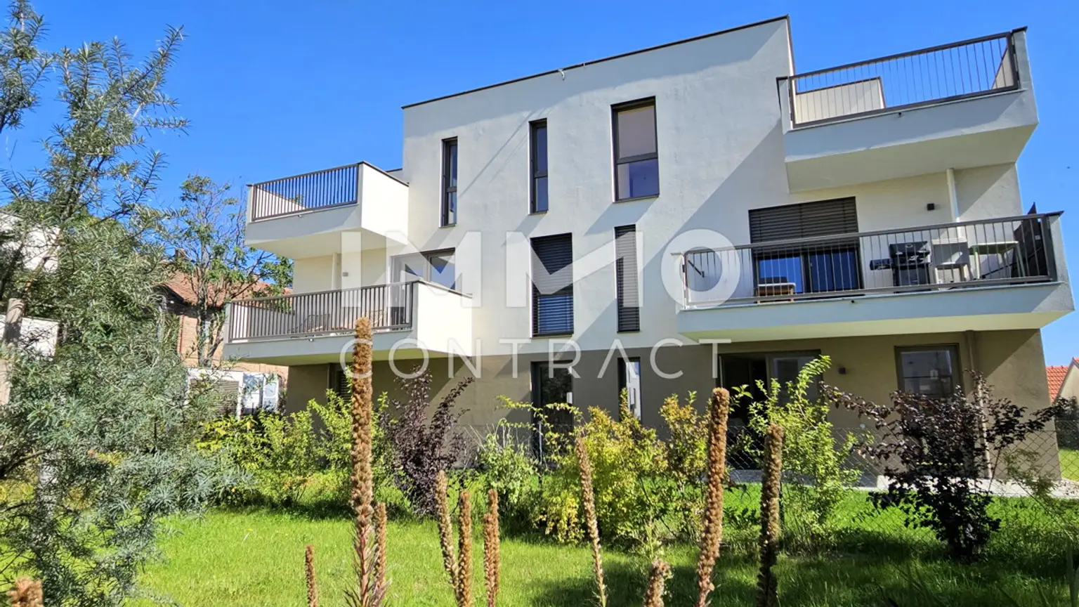 Grünblick & Ruhelage: Traumhaft moderne 4-Zimmer-Balkon-Wohnung - provisionsfrei!
