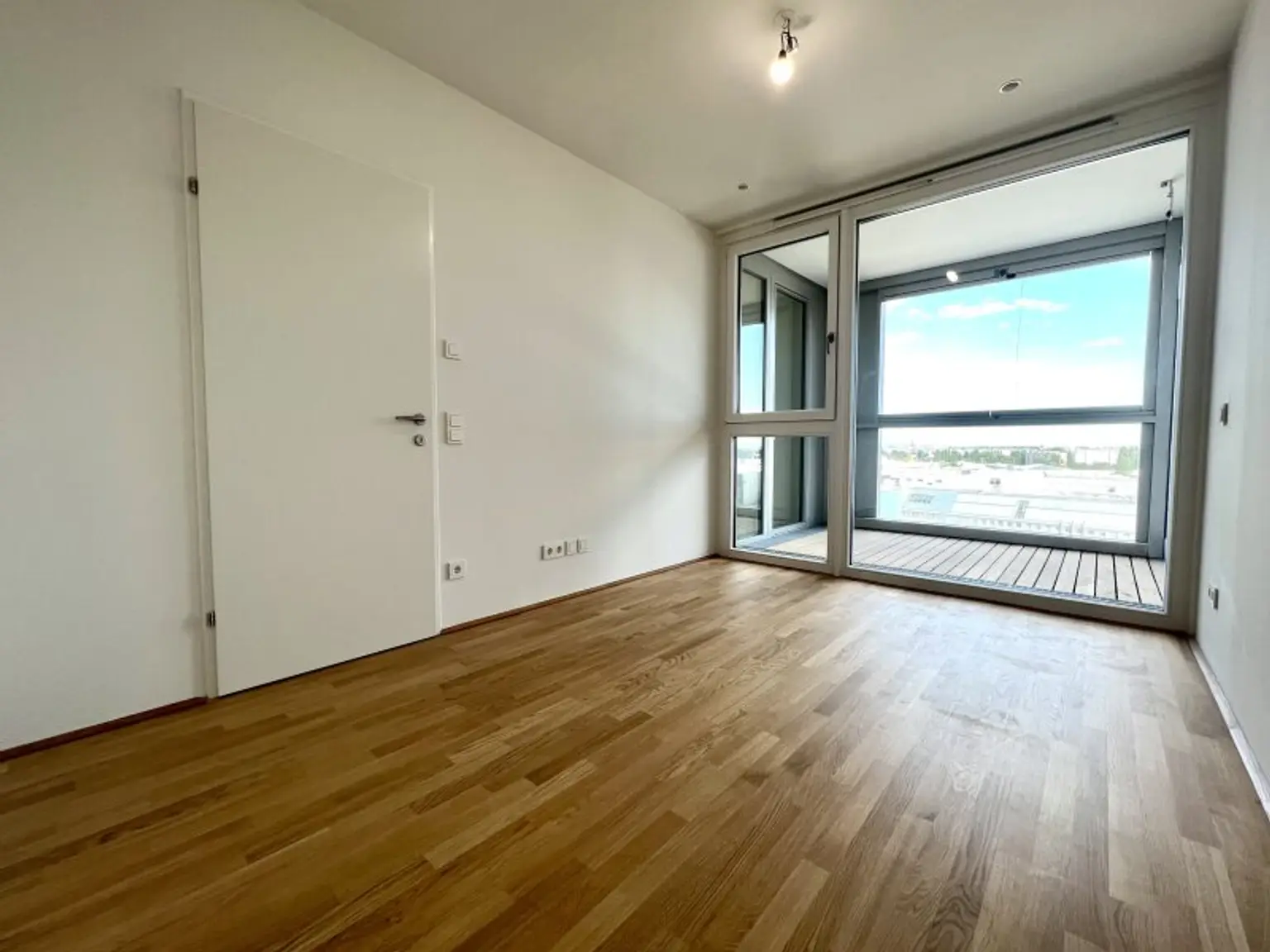 U-Bahn U1 Kagran - Sauna - Loggia - Fitnessraum - Deckenkühlung - Pool am Dach