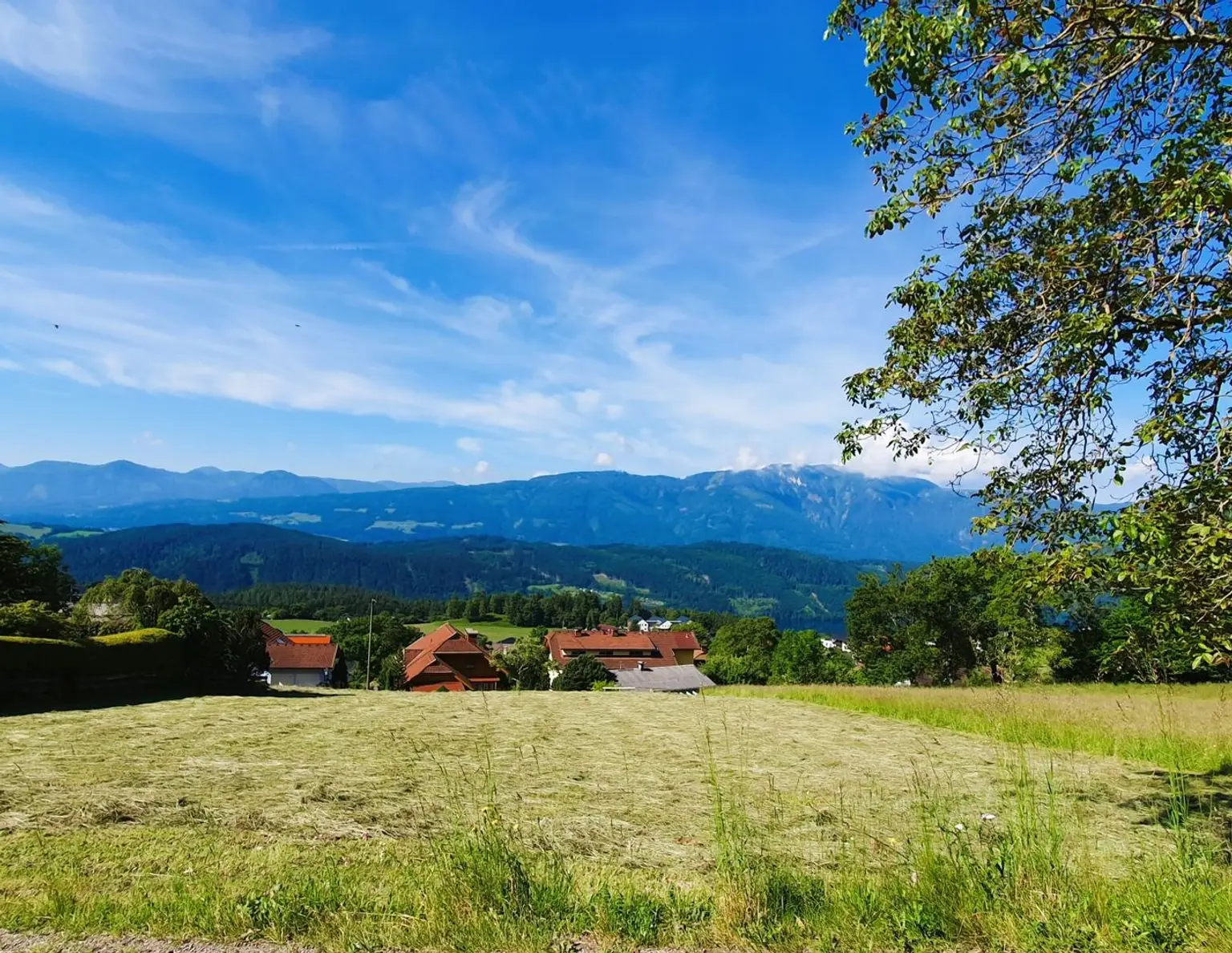 Exklusives Baugrundstück mit Berg- und Seeblick am Millstätter See / Kärnten