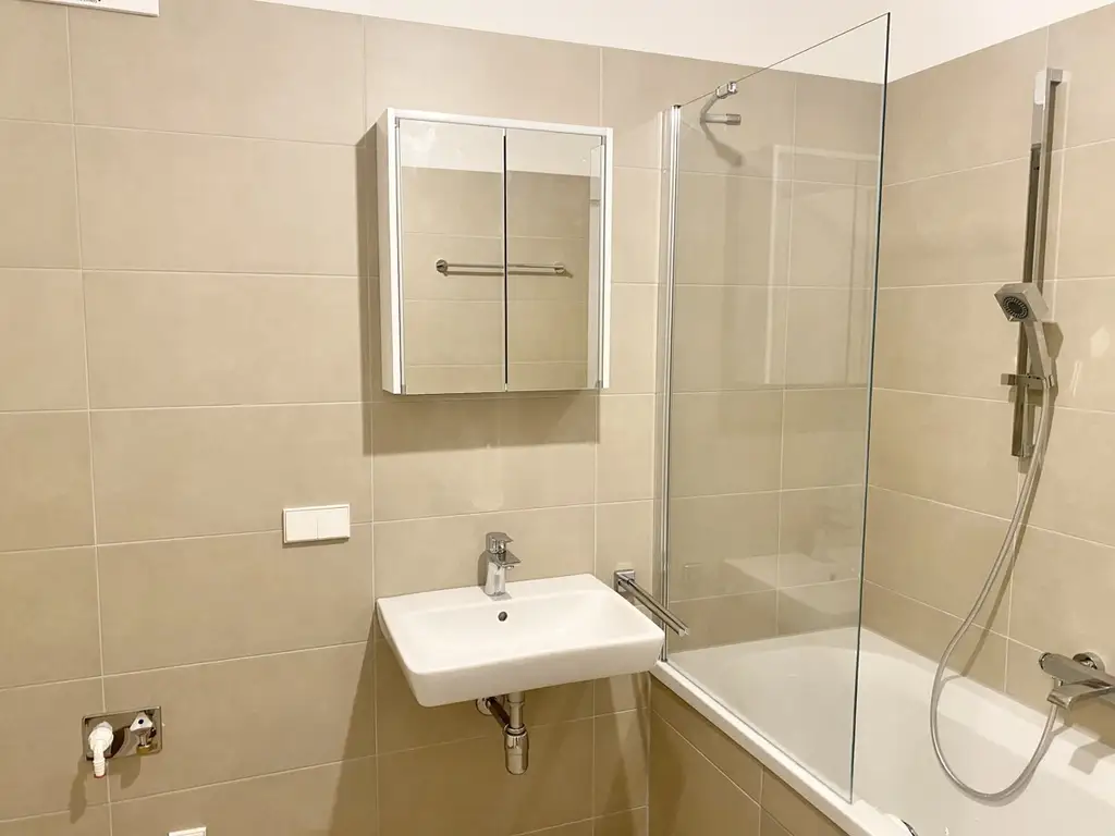 ERSTBEZUG Top Wohnung U3 2 Zimmer + Loggia - 1 bedroom apartment + loggia U3
