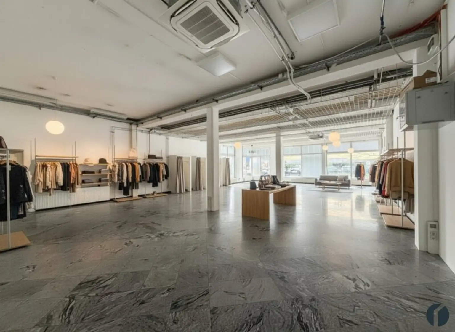 Beispiel Geschäft (KI_bearbeitet)