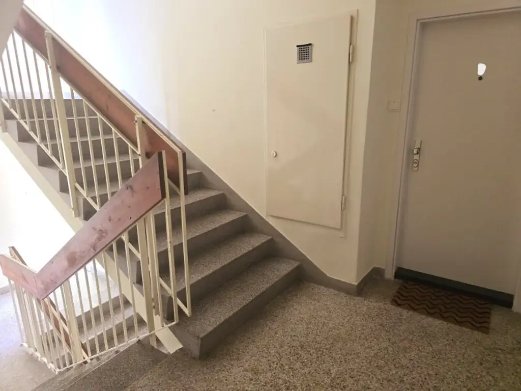 TOP LAGE - Koffer packen und einziehen! - hochwertig ausgestattete, moderne 3-Zimmer Wohnung mit verglaster Loggia - WIE ERSTBEZUG!
