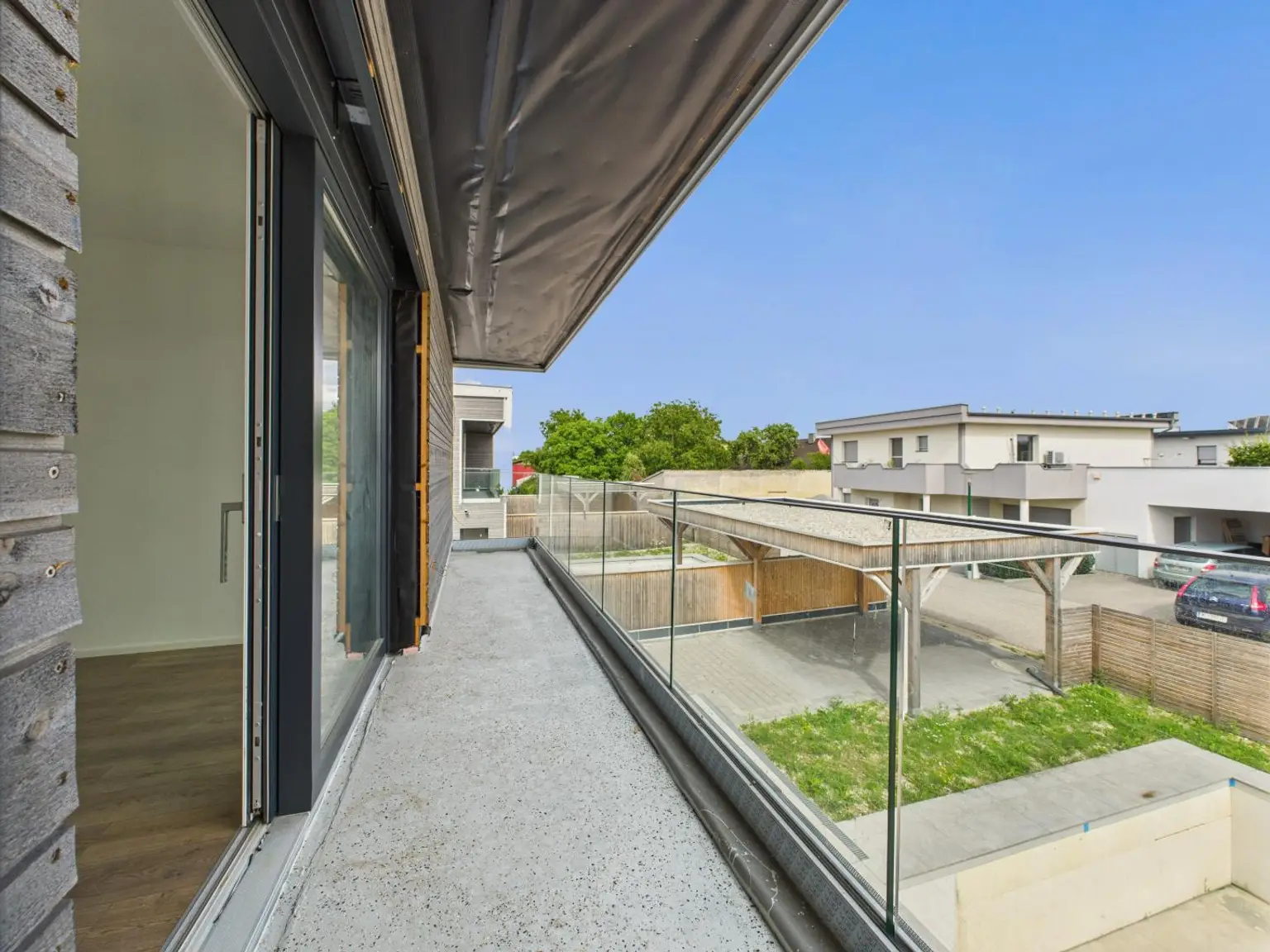 WELS-WEST: Ihr neues Smart Home mit Salzwasserpool, Carport & exklusiver Ausstattung
